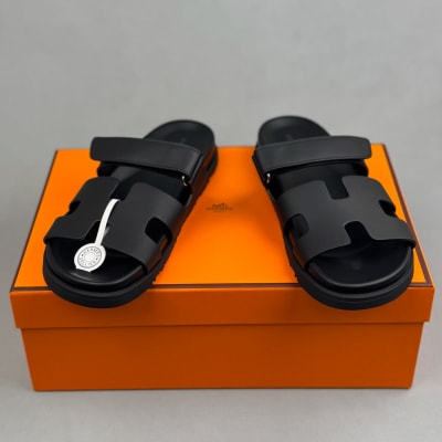 Hermès Chypre model in black calfskin leather — 4