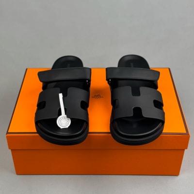 Hermès Chypre model in black calfskin leather — 3