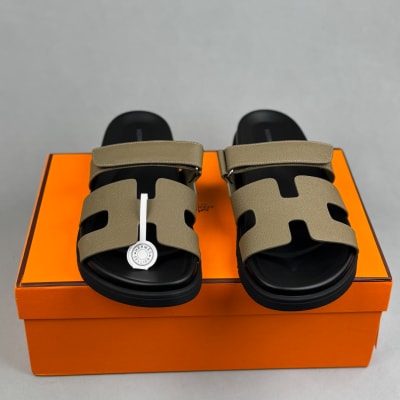 Hermès Chypre model in the color Étoupe — 3
