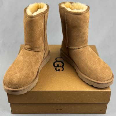 UGG Classic Short II boots in the color Chestnut — 4