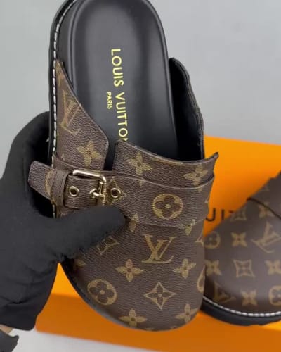 LV Cosy Flat Comfort Clog in patent Monogram canvas — 5