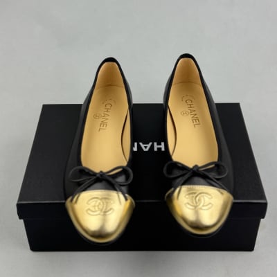 Chanel black leather ballet flats with gold cap toes — 3