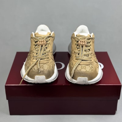 Gucci Run sneakers in beige and ebony GG canvas and suede — 3