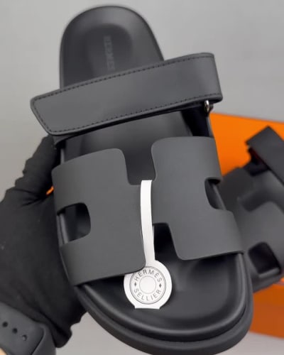 Hermès Chypre model in black calfskin leather — 5