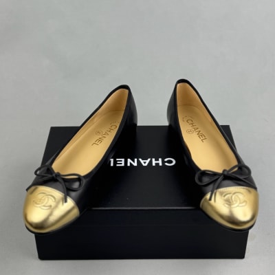 Chanel black leather ballet flats with gold cap toes — 4