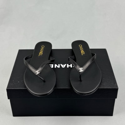 Chanel Thong Sandals Black — 3