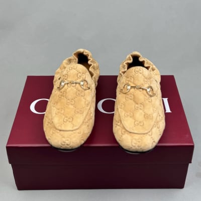 Gucci Jordaan loafers with an elasticized back and signature golden Horsebit detail — 3