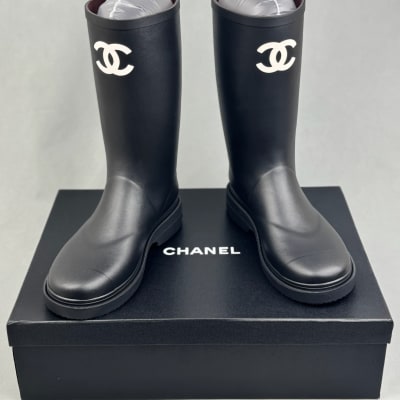 Chanel black rubber rain boots — 4