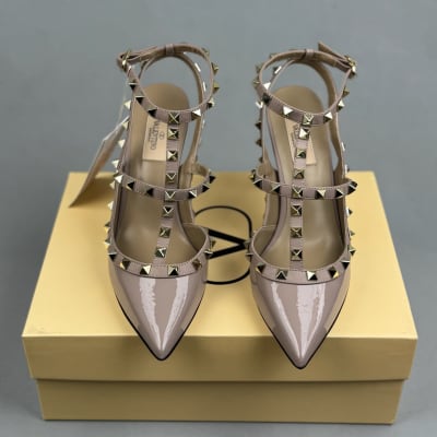 Valentino Garavani Rockstud ankle strap pumps — 3