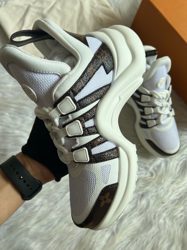 Louis Vuitton Archlight sneakers in a white — 3