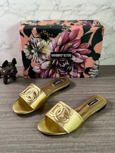 Dolce & Gabbana gold leather slides — 3