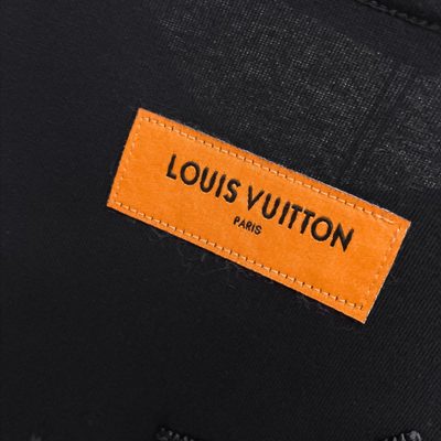 Louis Vuitton embroidered graffiti logo t-shirt — 13