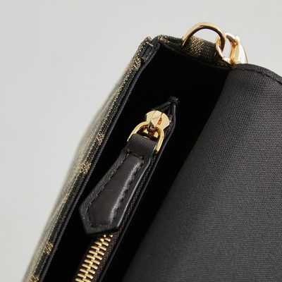 Fendi Fendigraphy Wallet On Chain (T) — 8