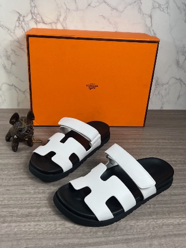 Hermès Chypre sandals in white calfskin leather — 3