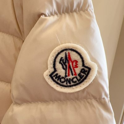 Moncler Enfant Donvar Down Hooded Short Puffer Jacket — 3
