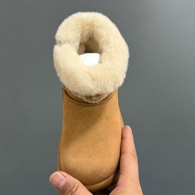 UGG Classic Mini Fluff BOOTS — 8