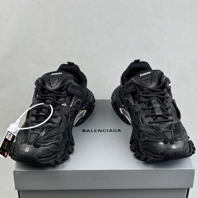 Balenciaga Track.2 sneakers in black — 4