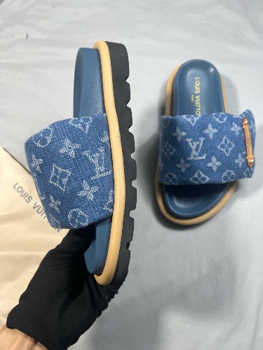 Louis Vuitton Pool Pillow Flat Comfort Mules in monogram blue denim — 3