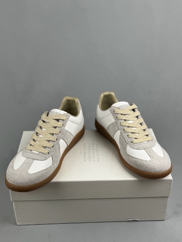 Maison Margiela sneakers in a white leather and suede colorway — 4