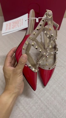 Valentino Garavani Rockstud patent leather t-strap pumps — 5