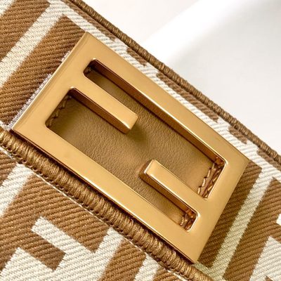 Fendi Baguette bag (T) — 8
