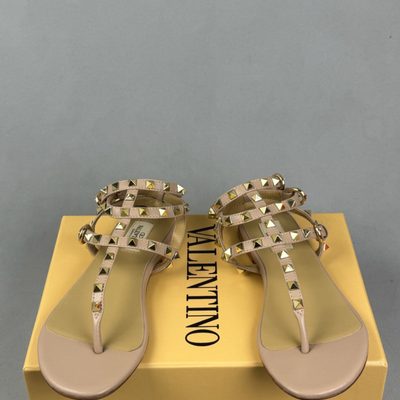 Valentino Garavani Rockstud thong sandals — 4
