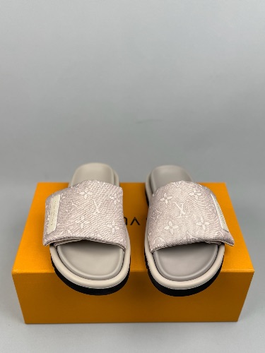 Louis Vuitton Pool Pillow Flat — 3