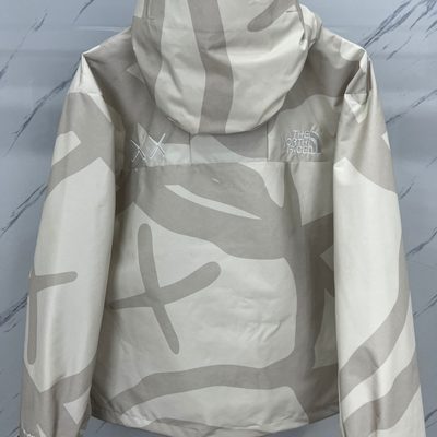 The North Face Mountain Jacket — 7