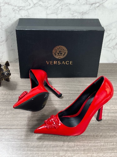Versace La Medusa patent leather pumps — 4