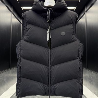 Moncler puffer gilet — 5