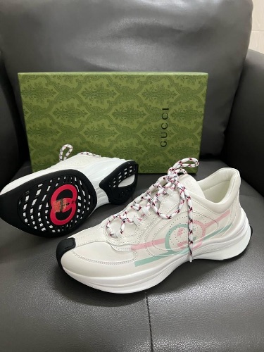 Gucci Run sneakers in white leather with pink and green — 4