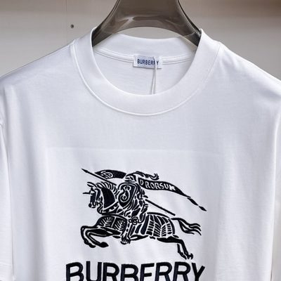 Burberry T-shirt with the Equestrian Knight Design — 3