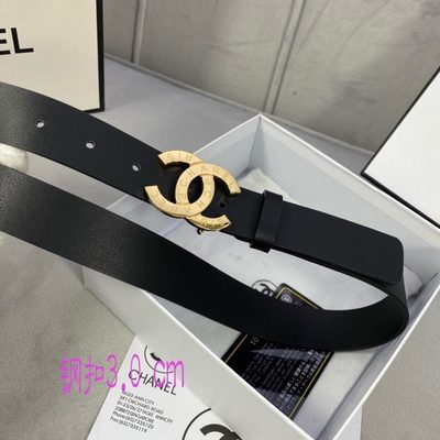 CHANEL belt features a prominent gold-toned interlocking CC buckle — 4