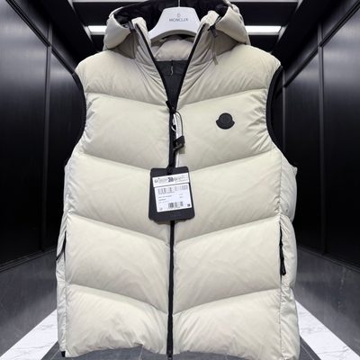 Moncler Guersac Hooded Diagonal-Quilted Down Gilet — 7