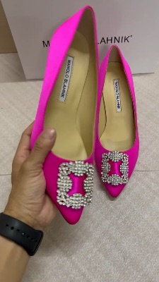 Manolo Blahnik Hangisi 70 crystal-embellished pumps — 5
