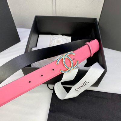 Chanel hot pink leather belt featuring a gold-tone CC buckle — 3