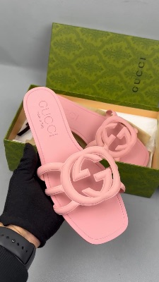 Gucci Palma rubber slide sandals in pink — 5