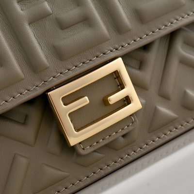Fendi Baguette Wallet on Chain (T) — 3