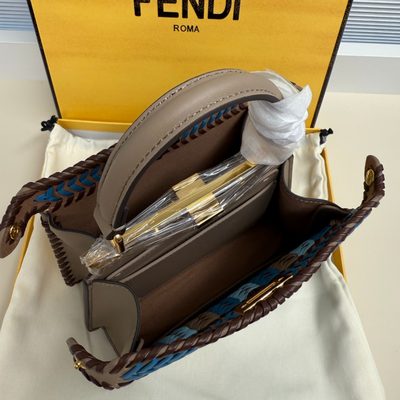 Fendi Peekaboo ISeeU bag (T) — 6