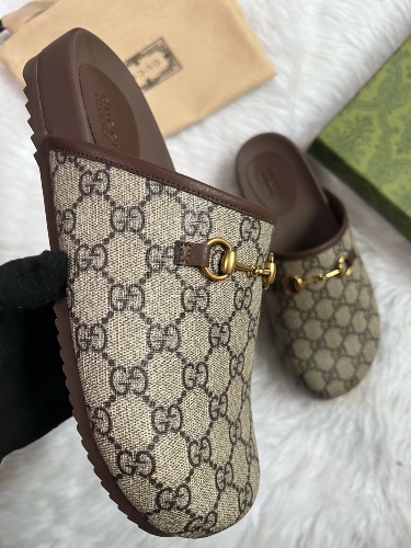Gucci GG Supreme Horsebit mules in beige and ebony canvas — 4