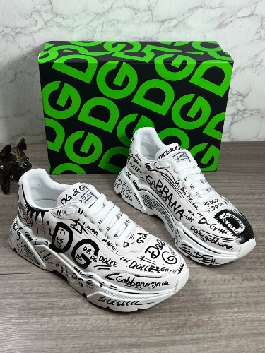 Dolce & Gabbana hand-painted graffiti calfskin nappa Daymaster sneakers — 4