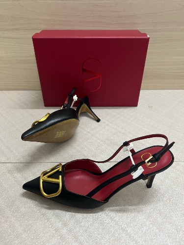 Valentino Garavani VLogo Signature slingback pumps
