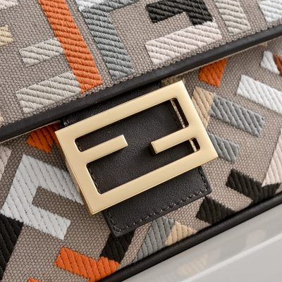 Fendi Baguette bag (T) — 3