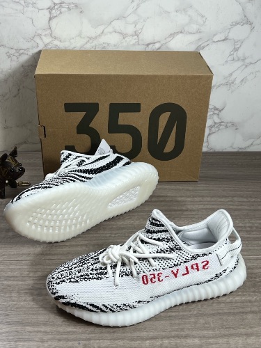 Adidas Yeezy Boost 350 V2 Zebra sneakers