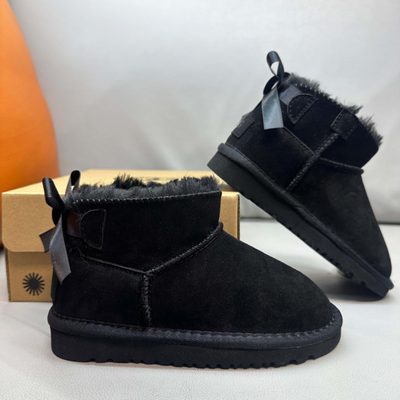 UGG short-shaft suede-style ankle boots — 6