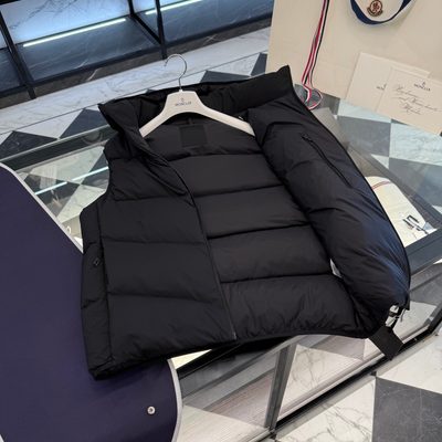 Moncler Guersac Hooded Down Vest — 7