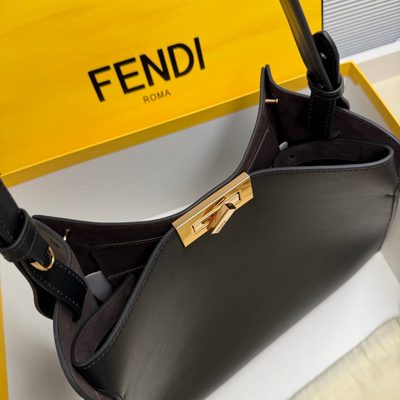 Fendi Way leather shoulder bag (T) — 6