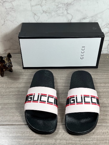 Gucci Stripe Rubber Slide Sandals — 3