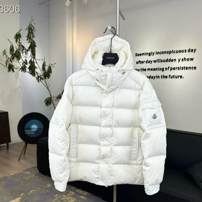 Moncler short puffer jacket — 4