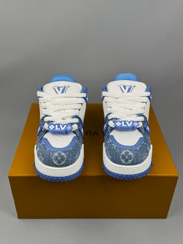 Louis Vuitton LV Trainers in blue Monogram denim — 3